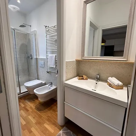 Da Vinci - With Balcony In Design District - Tortona Area Apartamento Milán